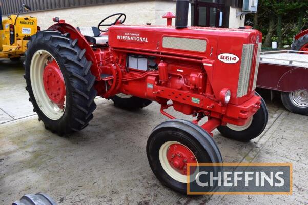 INTERNATIONAL B614 4cylinder diesel TRACTOR Serial No. 3040 Fitted with rear linkage and swinging drawbar