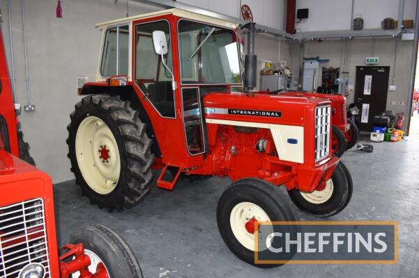 1976 INTERNATIONAL 475 4cylinder diesel TRACTOR Reg. No. PUJ 387R Serial No. 2310B004979 Fitted with cab and rear linkage. An ex-beet harvester tractor that had done very little work