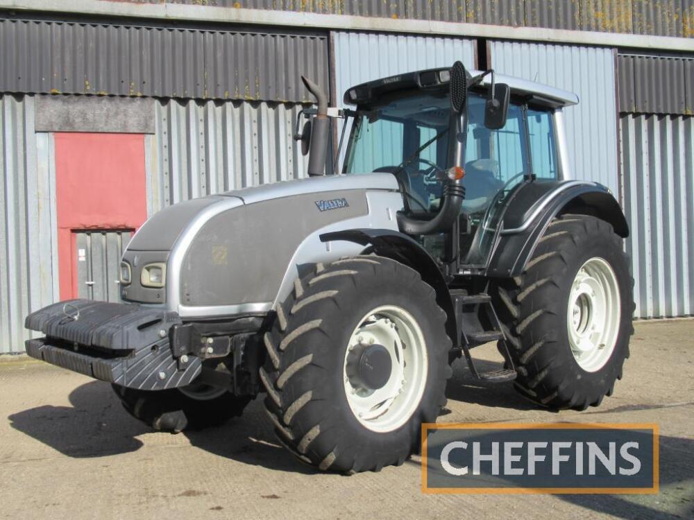 2007 VALTRA T171 50kph 4wd TRACTOR Fitted with 24no. 40kg leaf weights