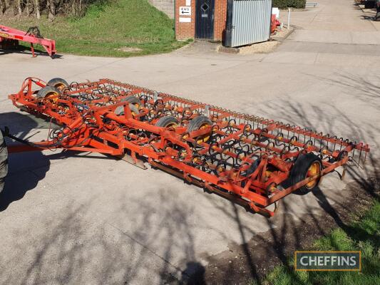 Vaderstad NZ 7m trailed springtine c/w levelling boards and rear harrow, 3.5m transport width