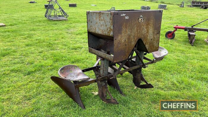 Massey Ferguson 728 mounted potato planter (with bell) Serial No. 4190