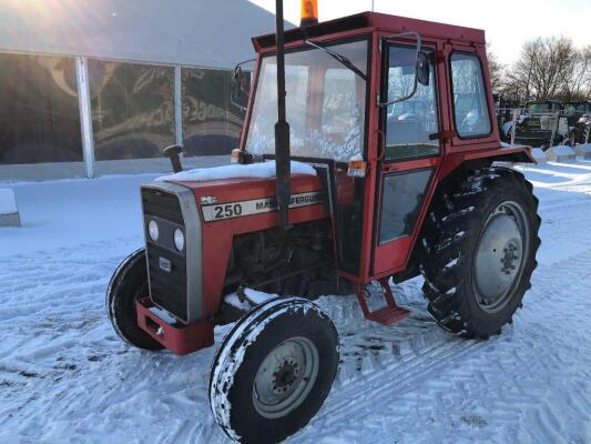 Massey Ferguson 8 Speed 2wd Tractor c/w Sanky cab Reg. No. YMS 183Y