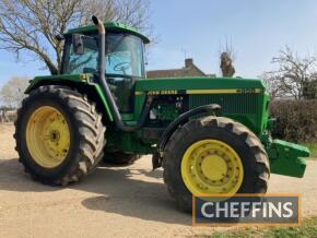 1992 JOHN DEERE 4955 6cylinder diesel TRACTOR Serial No. 4955P010260 The vendor is currently sorting a V5 and the tractor is showing 6,987 hours