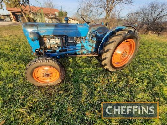 FORDSON Dexta diesel TRACTOR A blue/orange example, that appears original