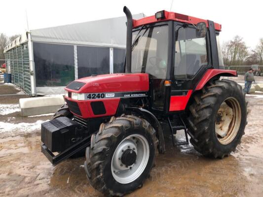 Case 4240XL 4wd Tractor Reg. No. M82 FBJ