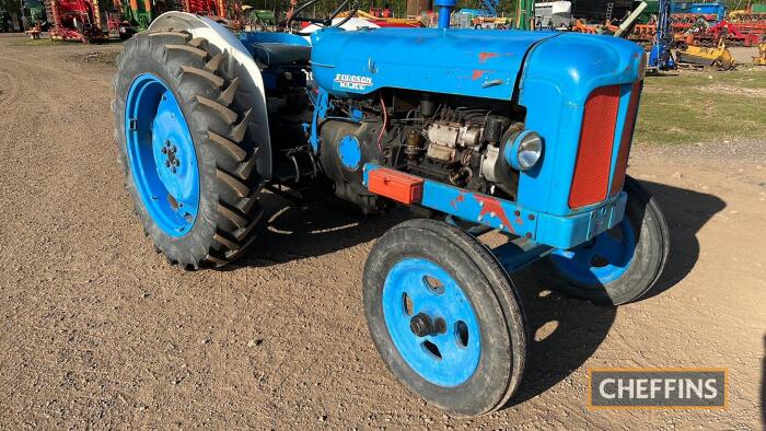 FORDSON Major 4cylinder diesel TRACTOR V5C document available