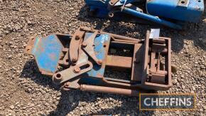 Ford tractor pick-up hitch