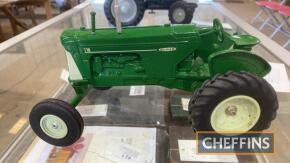 Oliver 770 rowcrop tractor 1:16 scale model