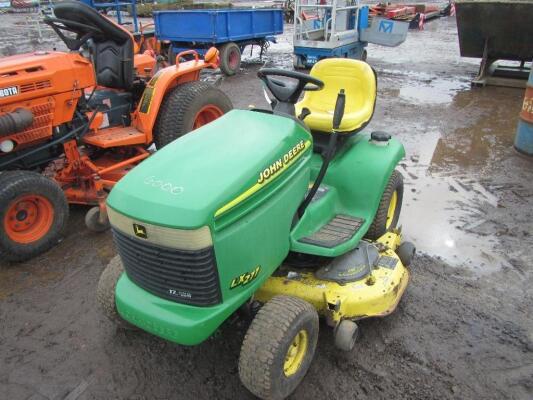 John Deere LX277 Mower