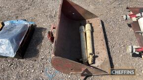 Loader bucket and hydraulic rams, in good working order