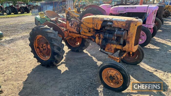 ALLIS-CHALMERS 3cylinder diesel TRACTOR Fitted with Perkins P3 engine, for restoration