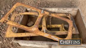 Track Marshall rear linkage hydraulic rams and lift rocker frame