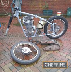 c1949 500cc NORTON Manx/International project MOTORCYCLE Reg. No. N/A Engine No. H94827 30M This prestigious project machine consists of a c.1949 plunger Manx/Inter frame, a double overhead cam big fin 'Al-Fin' cylinder Manx motor with later splined type 