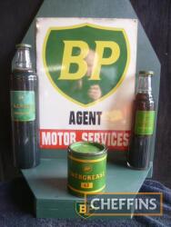 BP counter display, to include quart and pint bottles, together with BP Energrease