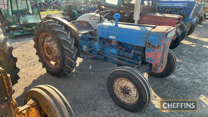 FORDSON Super Dexta diesel TRACTOR Reg. No. HEV 844N Serial No. 957E7055 Fitted with new tyres, pick-up hitch, starts and runs well