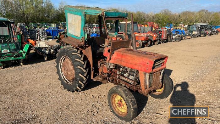 MASSEY FERGUSON 135 3cylinder diesel TRACTOR A bent axle example and reported to be in ex-farm condition