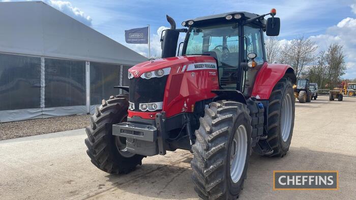 2015 Massey Ferguson 7720 4wd Tractor c/w Dyna 6 gearbox, 2 manual + 2 electric spool valves, air con, air brakes Hours: approx 7000