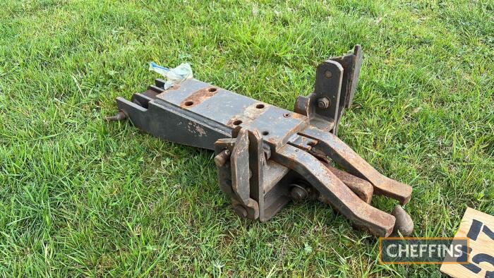 Massey Ferguson 600 Series telescopic pick-up hitch