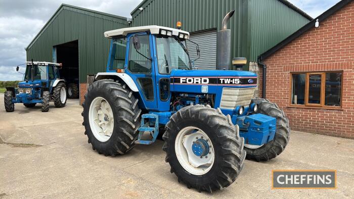 FORD TW-15 4wd diesel TRACTOR Fitted with 10no. Ford front weights with tow weight Serial No. A924834