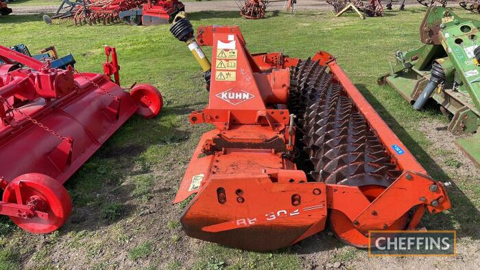 Kuhn 3002 3m Power Harrow c/w packer roller