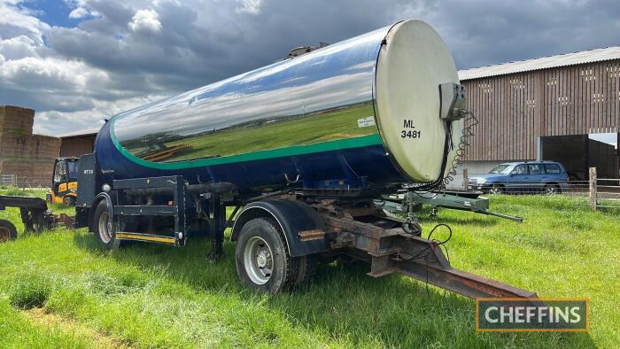 1995 Fruehaf single axle trailer fitted with milk tanker on 425/65R22.5 wheels and tyres, no dolly