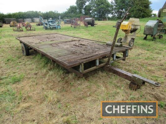 Single axle flatbed trailer