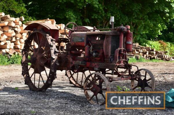 1933 IH FARMALL F12 4cylinder petrol TRACTOR Reg. No. WF 6959 Serial No. FS5233 Fitted with steel wheels all round and rear spade lug