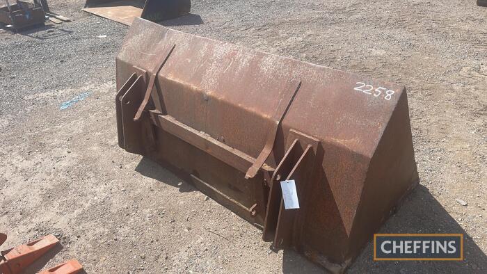 Loader Bucket with Quicke Brackets