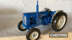 Universal Hobbies 1:16 scale Fordson Super Major New Performance tractor