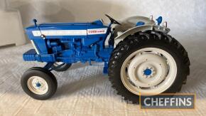 Universal Hobbies 1:16 scale Ford 5000 (1964) tractor
