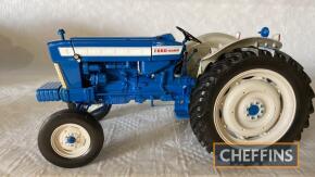 Universal Hobbies 1:16 scale Ford 5000 (1954) tractor