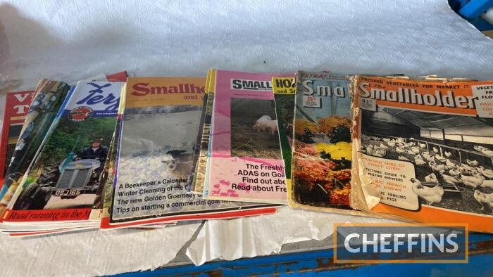 Selection of small holding magazines from 1959, together with Ferguson magazines