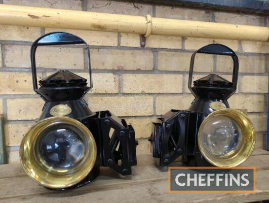 Original Hetherington matching pair of sprung traction engine lamps, unused, still boxed after purchase in the 1980s from the company