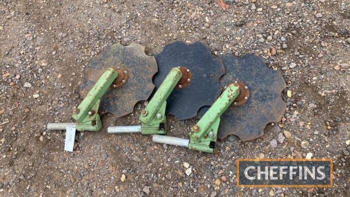 3no. NOS Dowdeswell plough disc assemblies