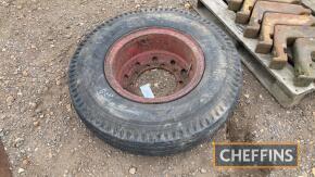 1000x20 Barum tyre on 10stud split rim