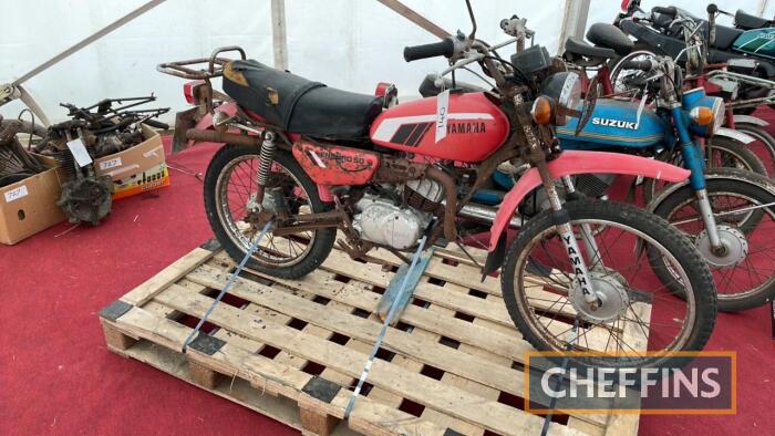 YAMAHA Enduro MOTORCYCLE In need of restoration
