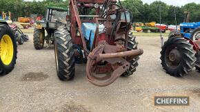 COUNTY 1124 Super-6 6cylinder diesel TRACTOR Fitted with a Jones 2510 timber crane and grab