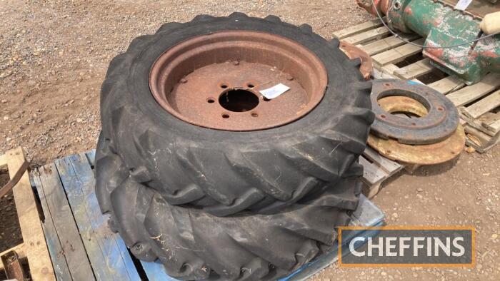 Roadless front wheels for GMC axle and tyres