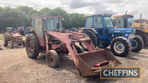 1977 INTERNATIONAL 475 diesel TRACTOR Reg. No. SEH 233R Serial No. 2310B004761 Fitted with front loader, only 3,059 hours and same owner for last 40 years