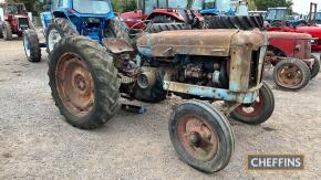 1962 FORDSON Super Major 4cylinder diesel TRACTOR