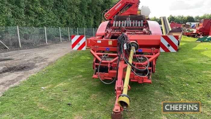 1999 Grimme GZ DL1 2 ow Trailed Potato Harvester set for 2 row digging, cascade web (web supplied loose as broken) sweeping clod gingers 'RS' roller table, 4 person picking table, non wheel drive, steering, levelling and lane adjuster, dry weather water