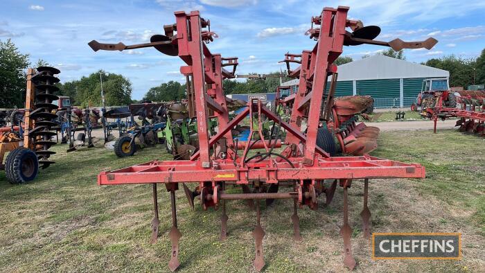 RAU 4m Hydraulic Fold Stubble Cultivator