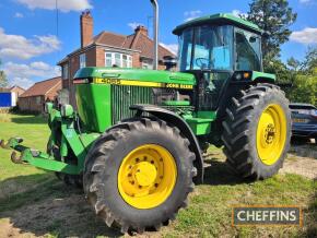 1991 JOHN DEERE 4055 6cylinder diesel TRACTOR Reg. No. H925 JCV Serial No. RW405SE005521 Showing 3,756 hours with drawbar, front linkage, good tyres and stated to be a tidy machine