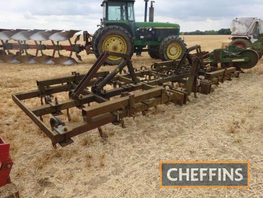 Cousins hydraulic folding pig-tail cultivator, 5m