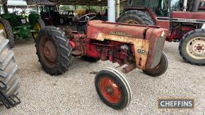 c.1965 INTERNATIONAL 434 4cylinder diesel TRACTOR For restoration