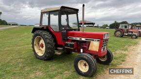 INTERNATIONAL HARVESTER 946 6cylinder diesel TRACTOR Reg. No. URS25S Serial No. 5206 Presented in running order