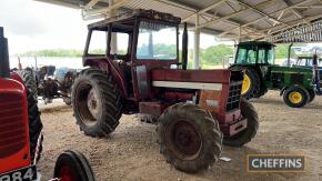 1975 INTERNATIONAL 946 6cylinder diesel TRACTOR Reg. No. JMO 238P Serial No. 6800B003519 This International 946 is reported to have a good engine