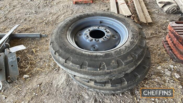 Massey Ferguson 600-16 front wheels and as new tyres (2)