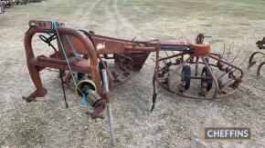 Massey Ferguson 92 hay tedder