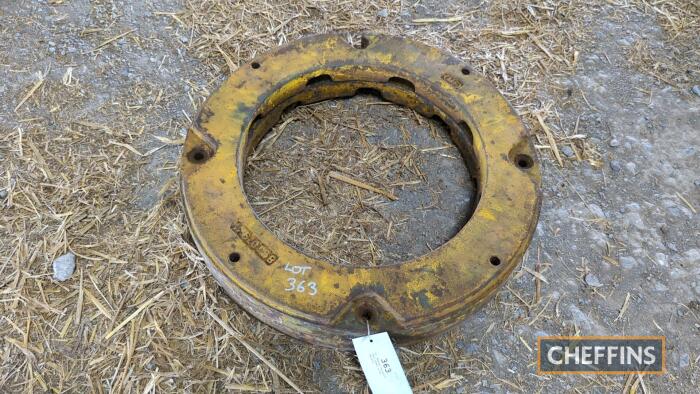 Pr. Massey Ferguson rear wheel outer weights